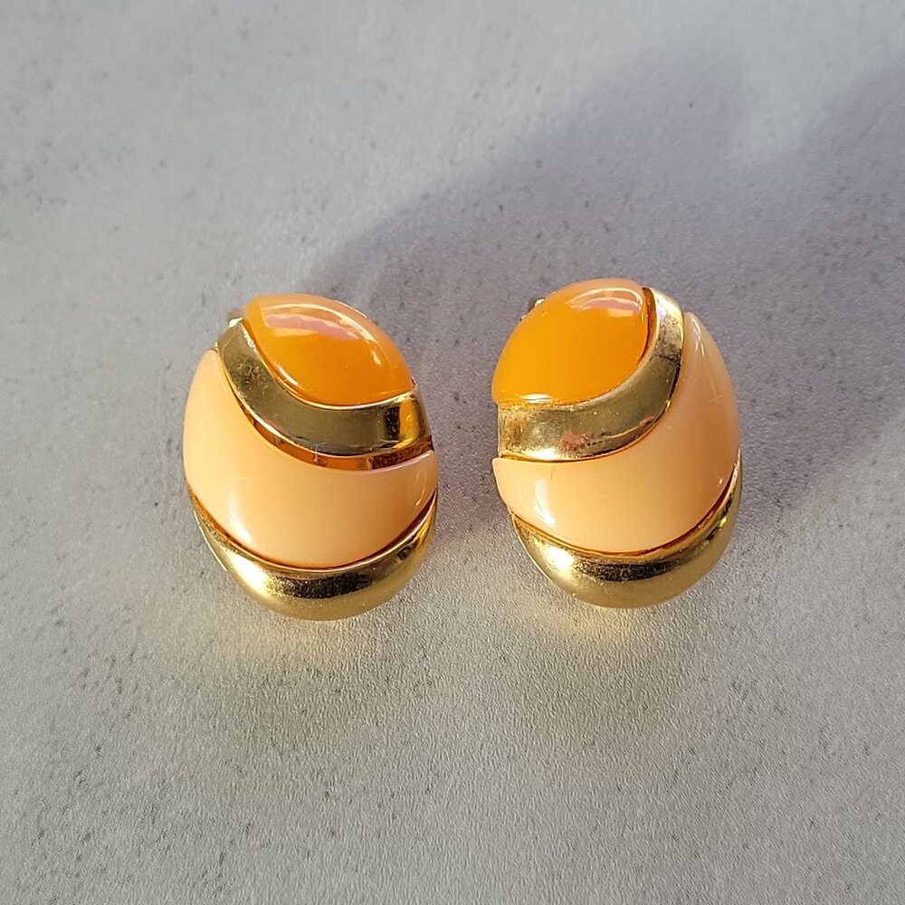 Vintage 80s Peach Gold Enamel Clip On Earrings Retro Oval Statement - Picture 5 of 6